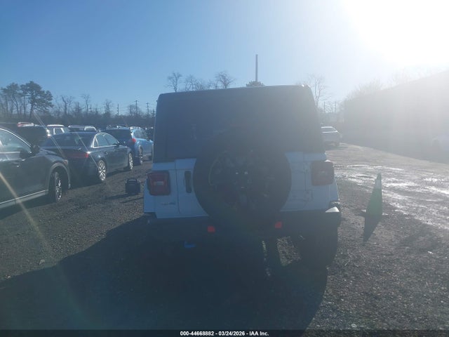 Jeep Wrangler Sahara 4x4