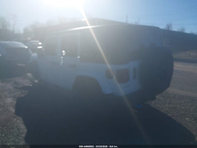 Jeep Wrangler Sahara 4x4