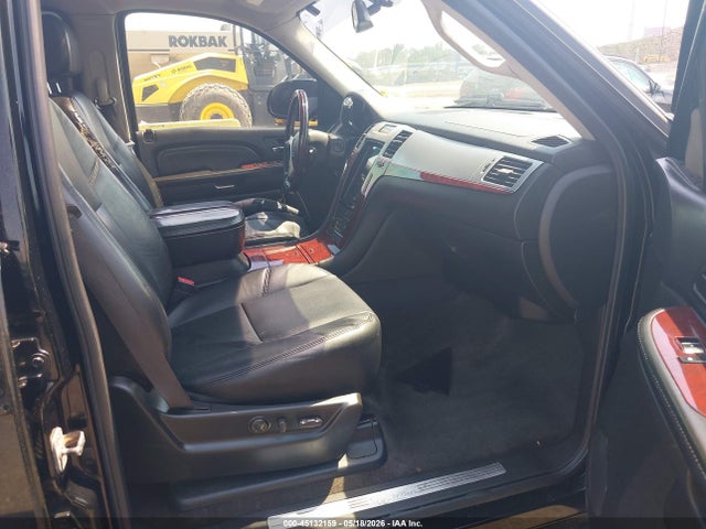 Cadillac Escalade Standard