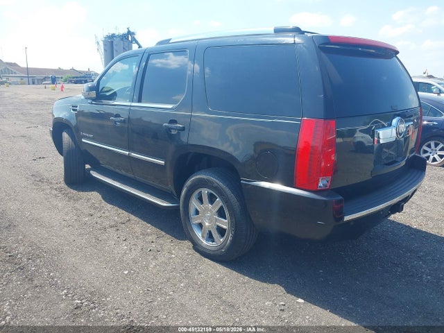 Cadillac Escalade Standard