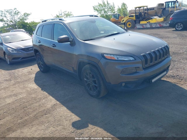 Salvage Jeep Cherokee Image