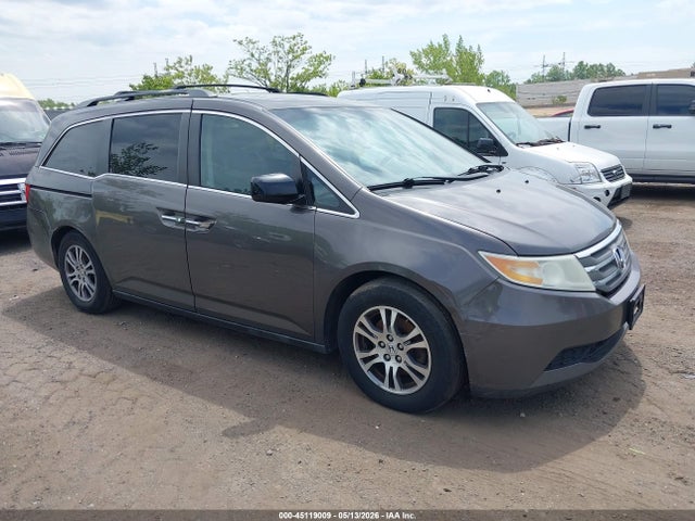 Salvage Honda Odyssey Image