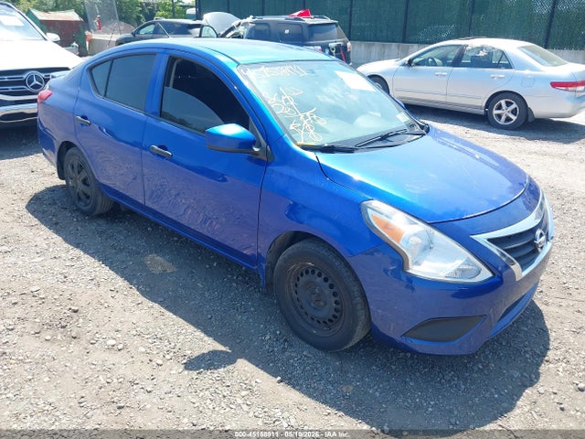 Salvage Nissan Versa Image