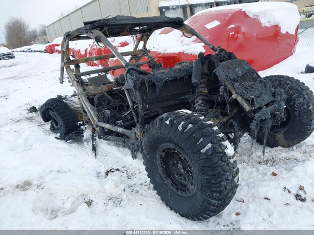 Salvage Can-Am Maverick X3 Image