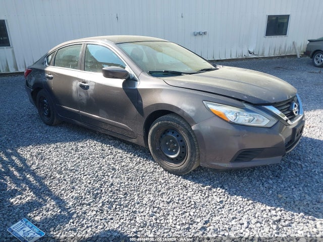 Salvage Nissan Altima Image