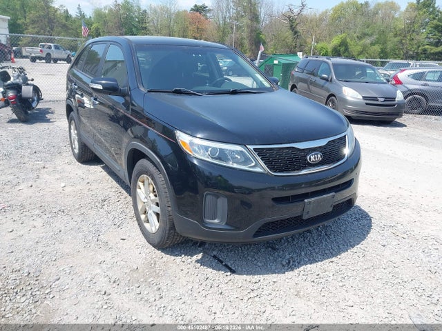 Salvage Kia Sorento Image