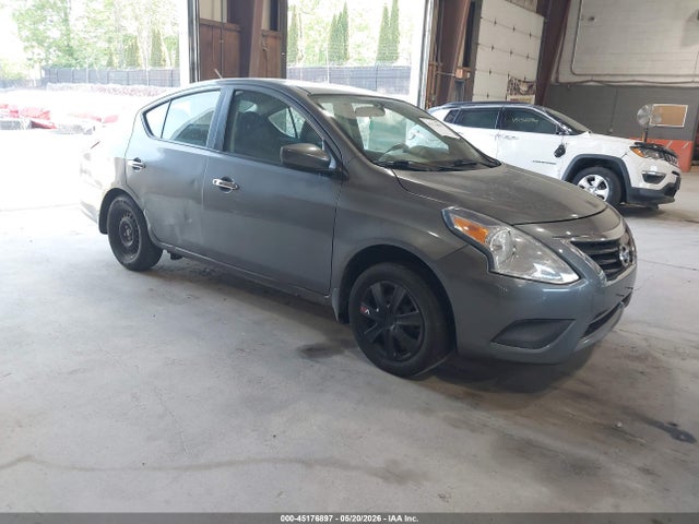 Salvage Nissan Versa Image
