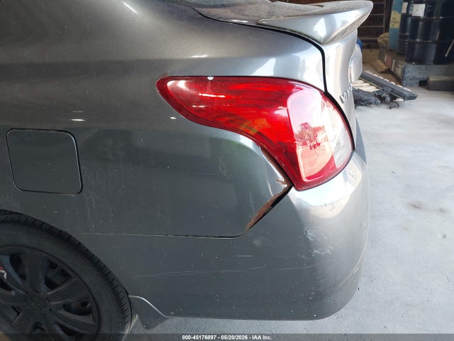 Nissan Versa 1.6 Sv