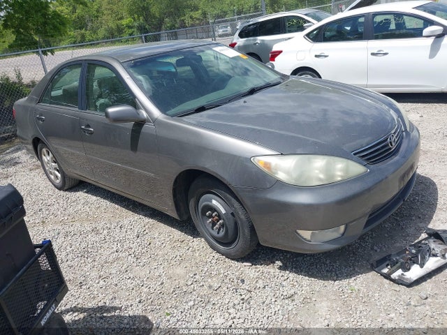 Salvage Toyota Camry Image