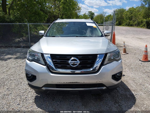 Nissan Pathfinder Sv
