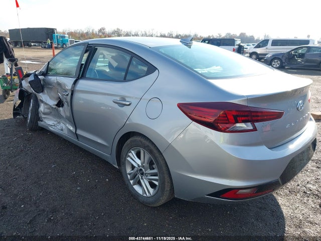 Hyundai ELANTRA Sel