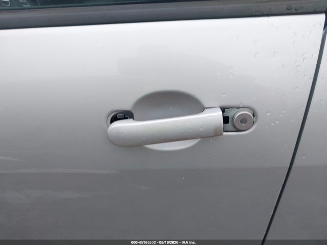 Nissan Versa 1.8 S