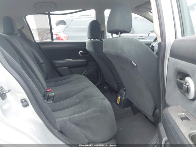 Nissan Versa 1.8 S