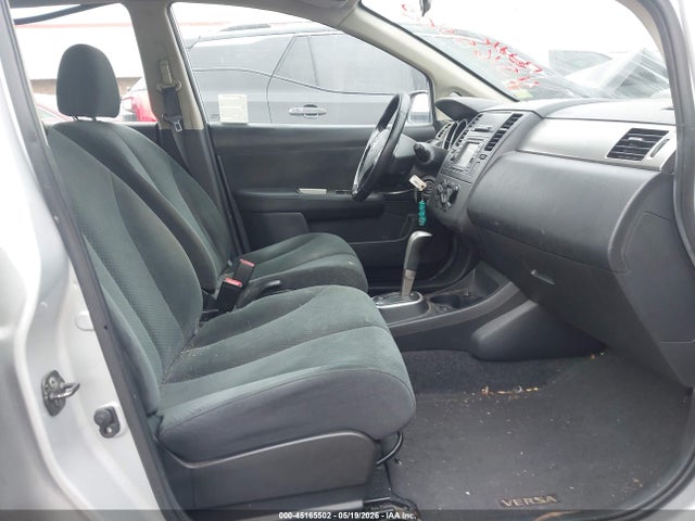 Nissan Versa 1.8 S