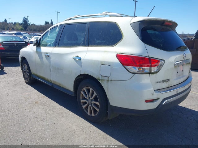 Nissan Pathfinder Sv