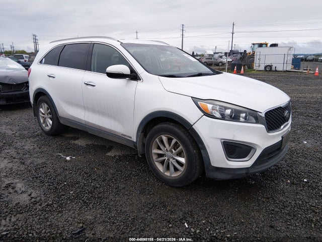 Salvage Kia Sorento Image