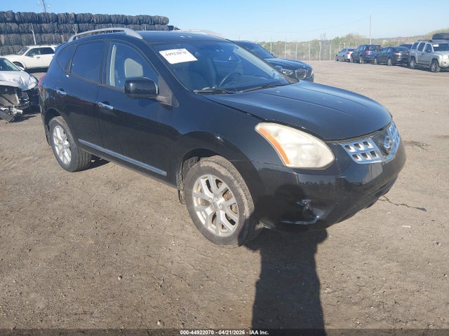 Salvage Nissan Rogue Image