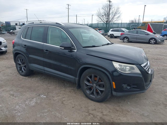 Salvage Volkswagen Tiguan Image