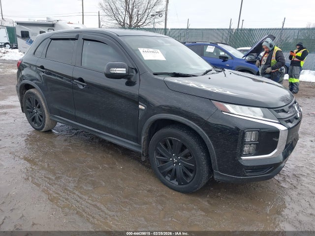 Salvage Mitsubishi Outlander Image