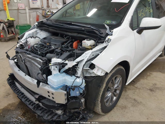 Toyota Sienna Le