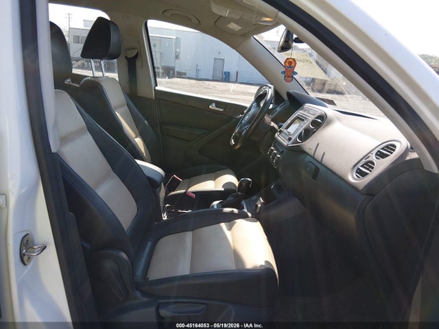 Volkswagen Tiguan S