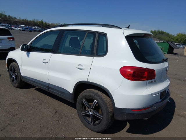 Volkswagen Tiguan S
