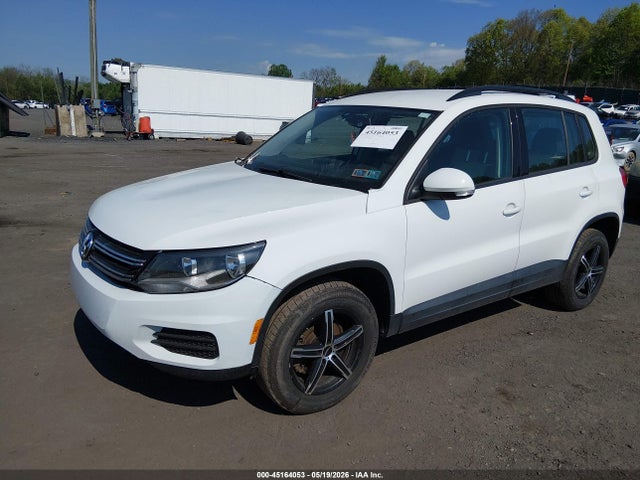 Volkswagen Tiguan S