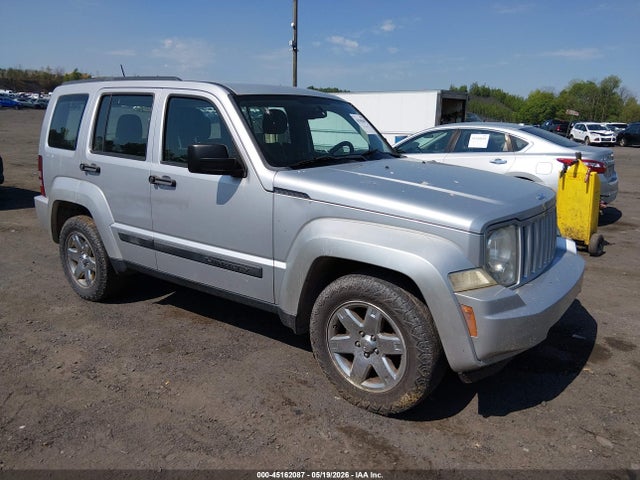 Salvage Jeep Liberty Image