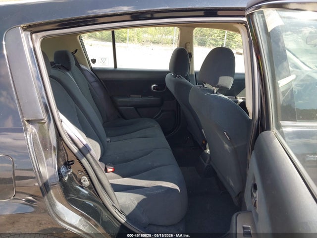 Nissan Versa 1.8s