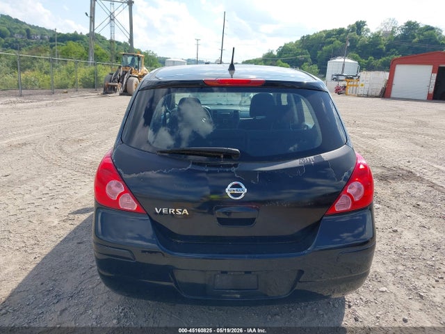 Nissan Versa 1.8s