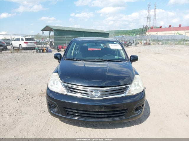 Nissan Versa 1.8s