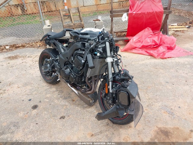 Salvage Kawasaki Zx1002 Image