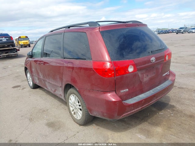 Toyota Sienna Xle