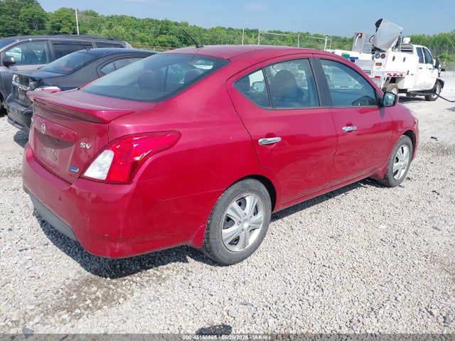 Nissan Versa