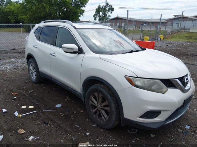 Salvage Nissan Rogue Image