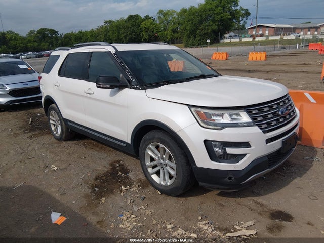 Salvage Ford Explorer Image