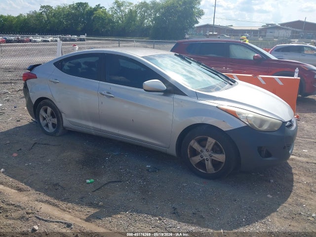 Salvage Hyundai ELANTRA Image