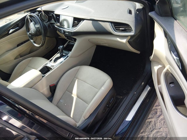 Buick Regal TourX Essence