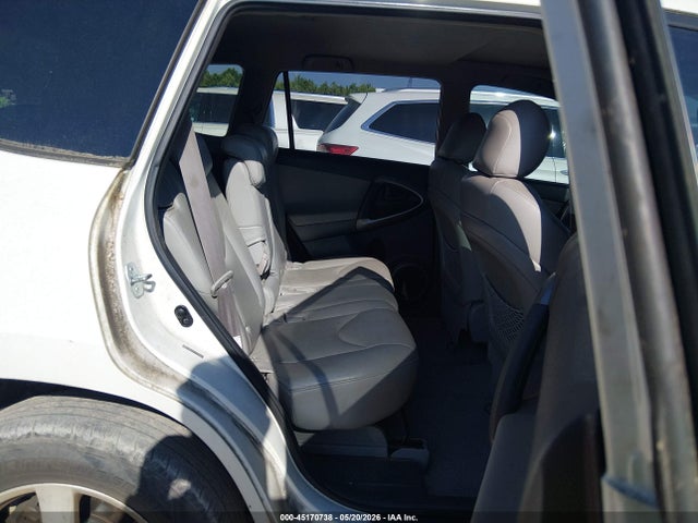 Toyota RAV4 Limited V6
