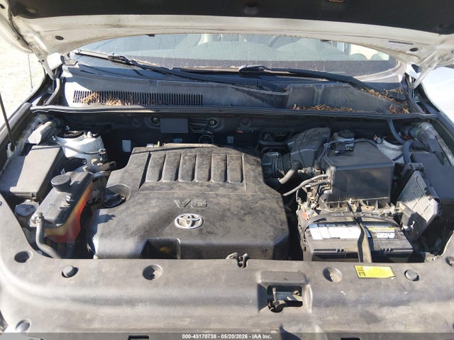 Toyota RAV4 Limited V6