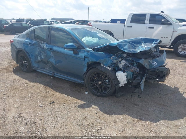 Salvage Toyota Camry Image