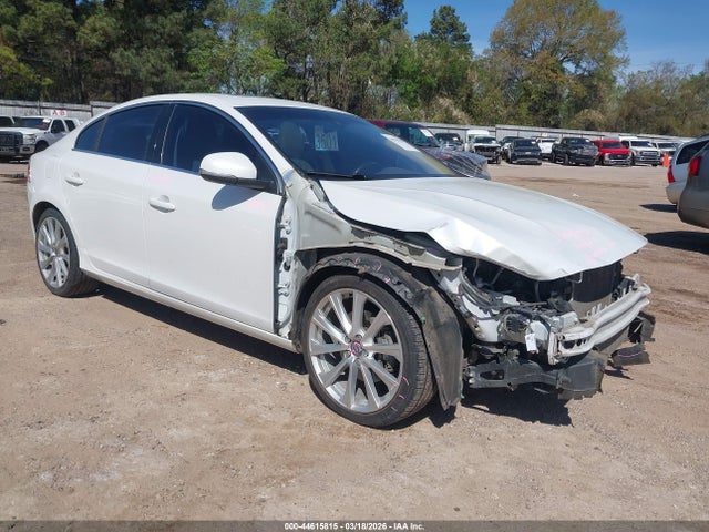 Salvage Volvo S60 Inscription Image