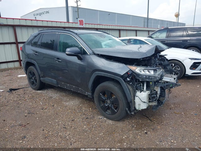 Salvage Toyota RAV4 Image