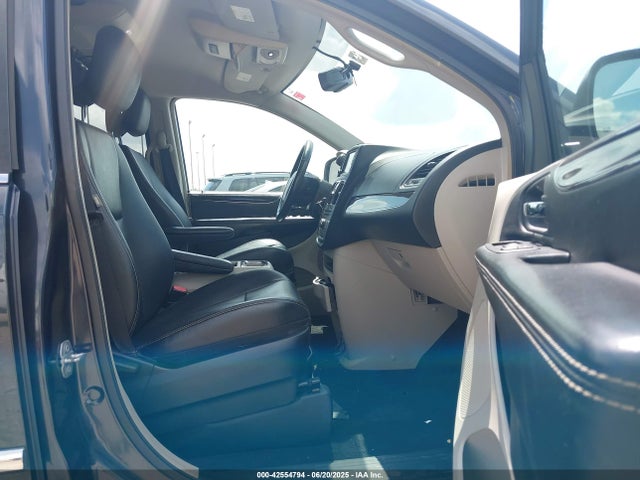 Chrysler Town & Country Touring