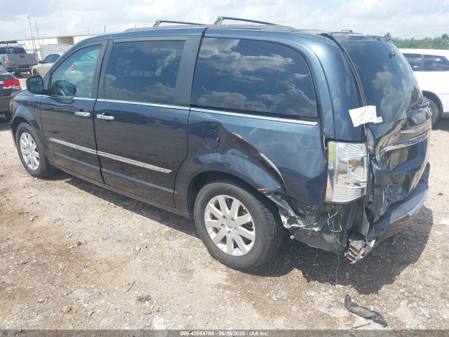 Chrysler Town & Country Touring