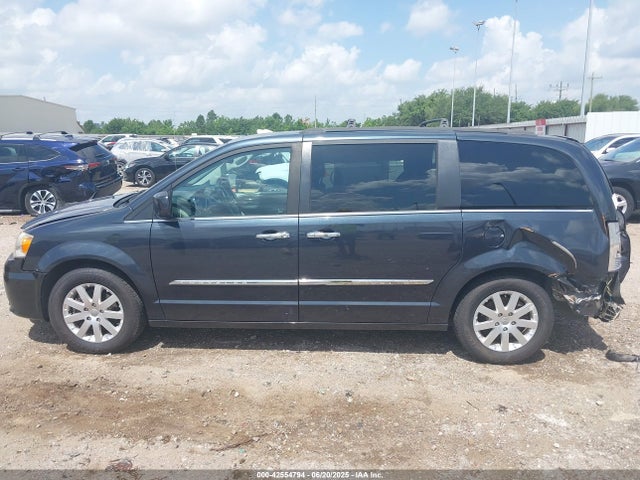 Chrysler Town & Country Touring