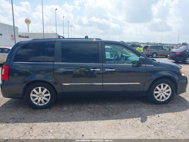 Chrysler Town & Country Touring