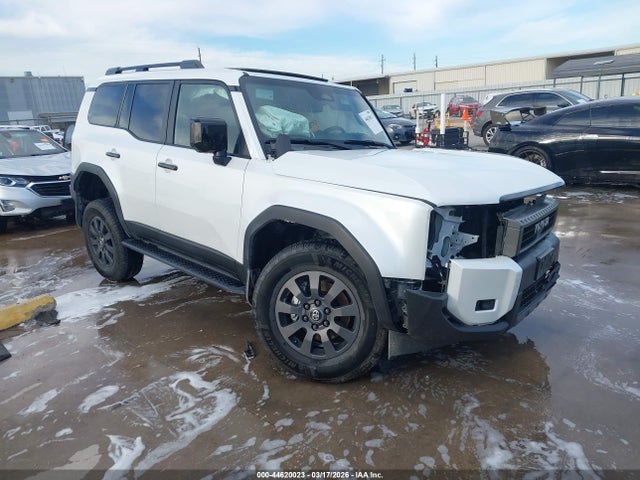 Salvage Toyota Land Cruiser Image