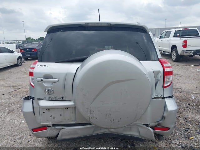 Toyota RAV4 Limited V6