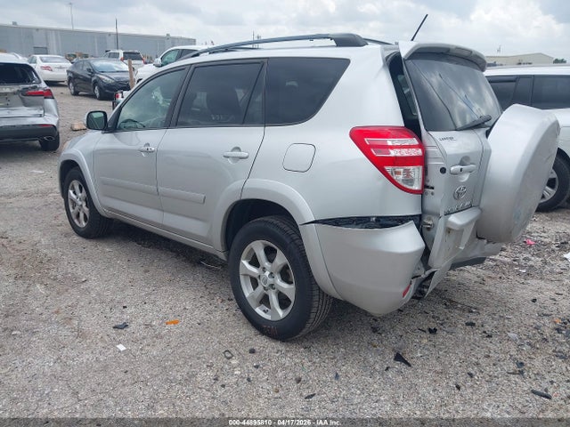 Toyota RAV4 Limited V6